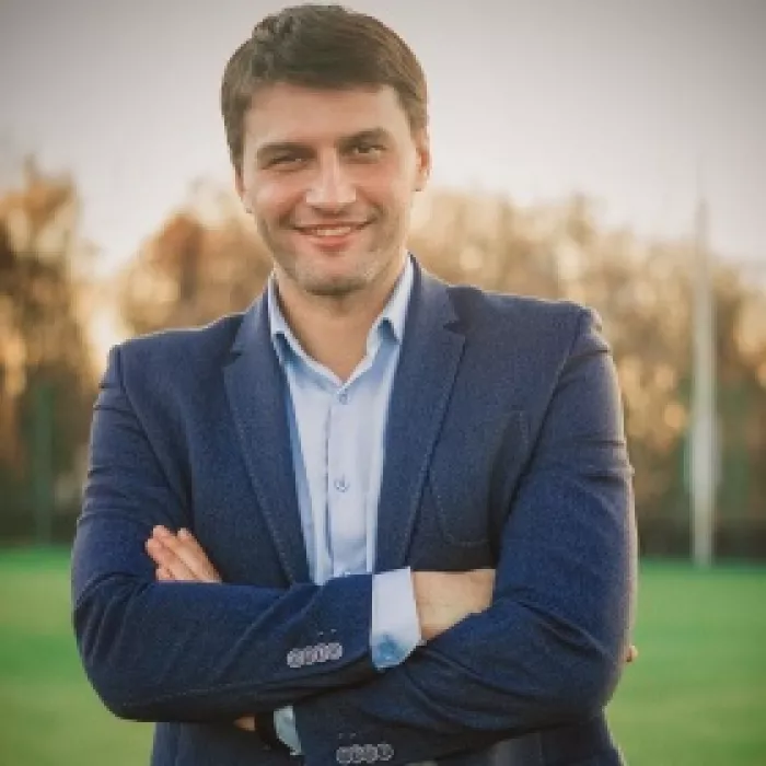 ООО "ИЭК ХОЛДИНГ"