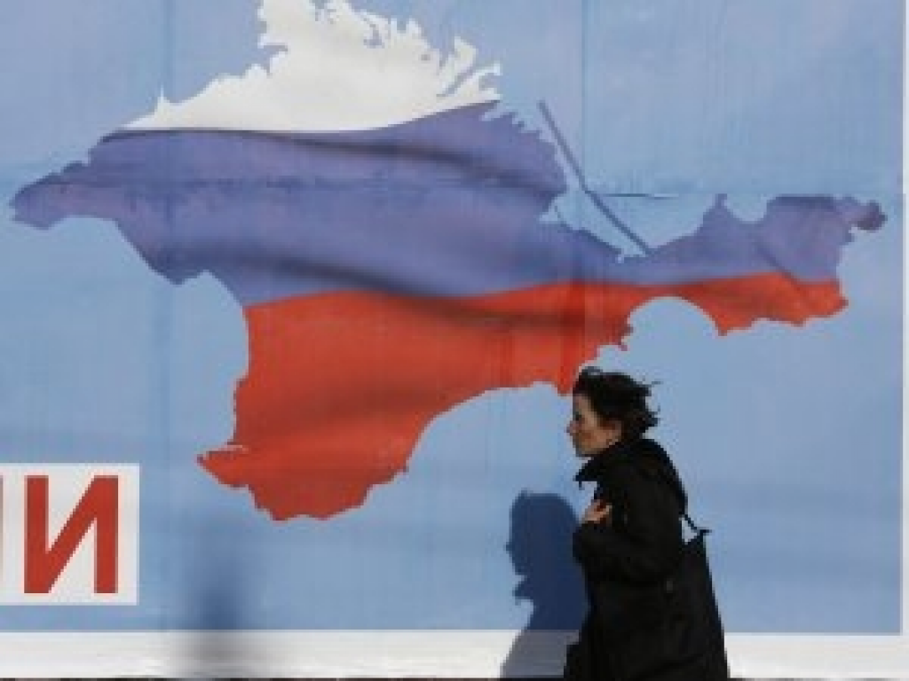 Присоединение Крыма: игры политиков, проблемы работников