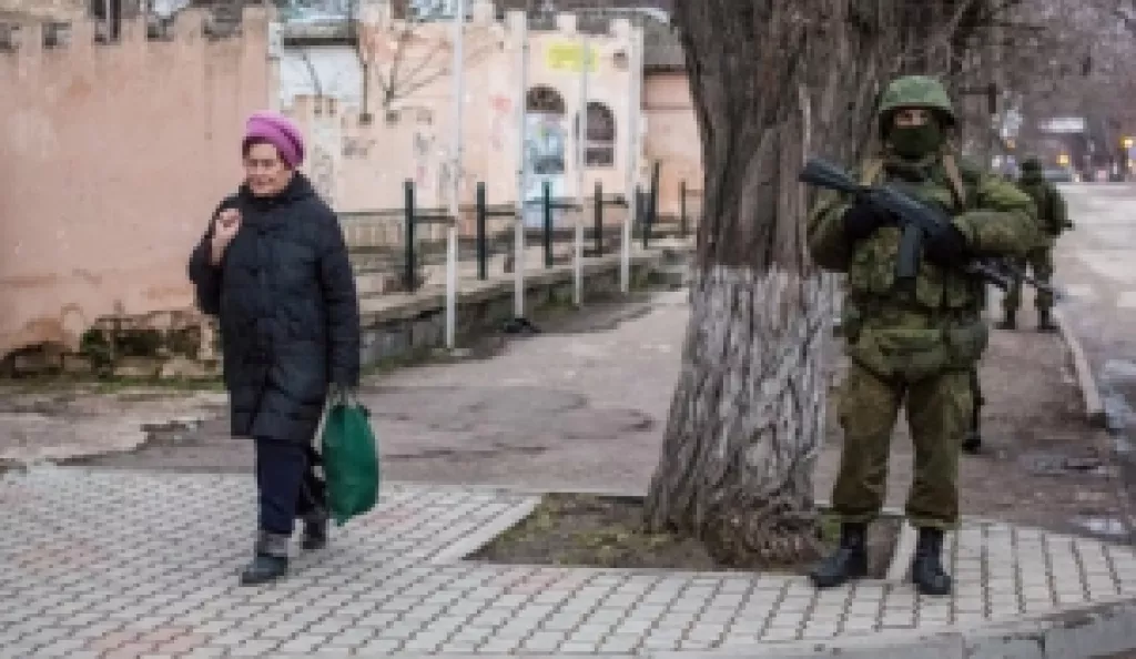Добро пожаловать в РФ! В Симферополе забастовку троллейбусников разогнали вежливые "зеленые человечки"!
