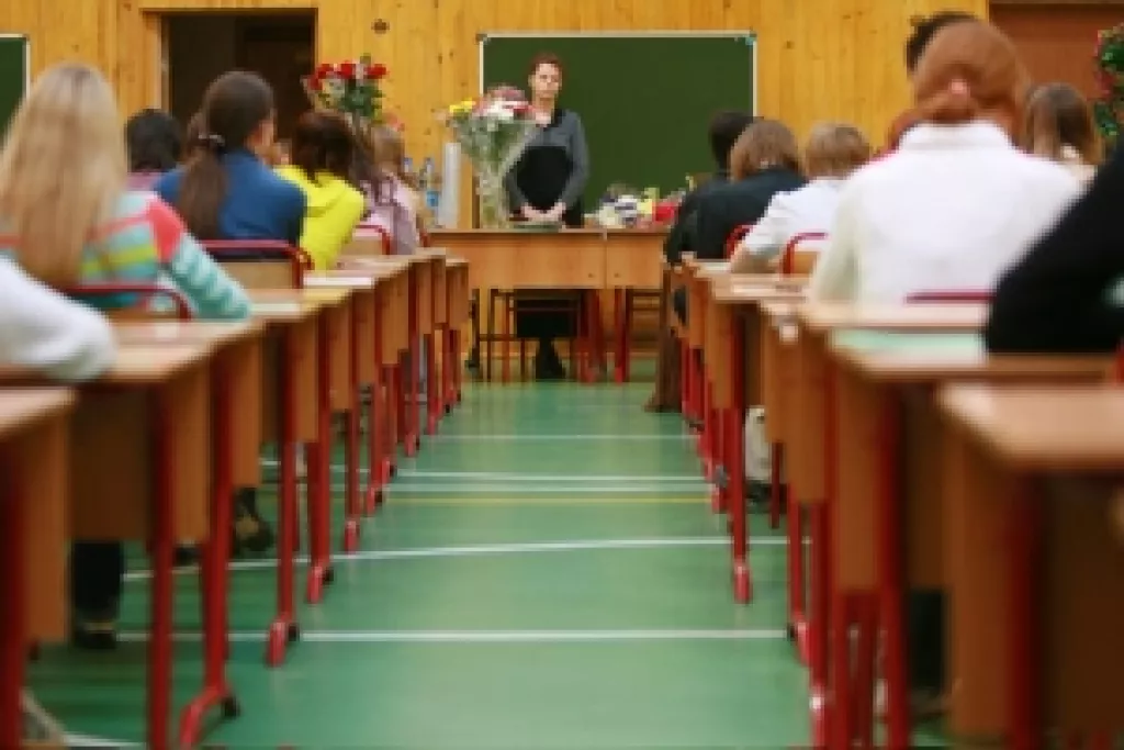 Врачебно-учительская тайна. Как повышают зарплату бюджетникам