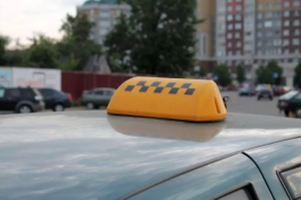 Ульяновские таксисты провели забастовку против низких цен на перевозки