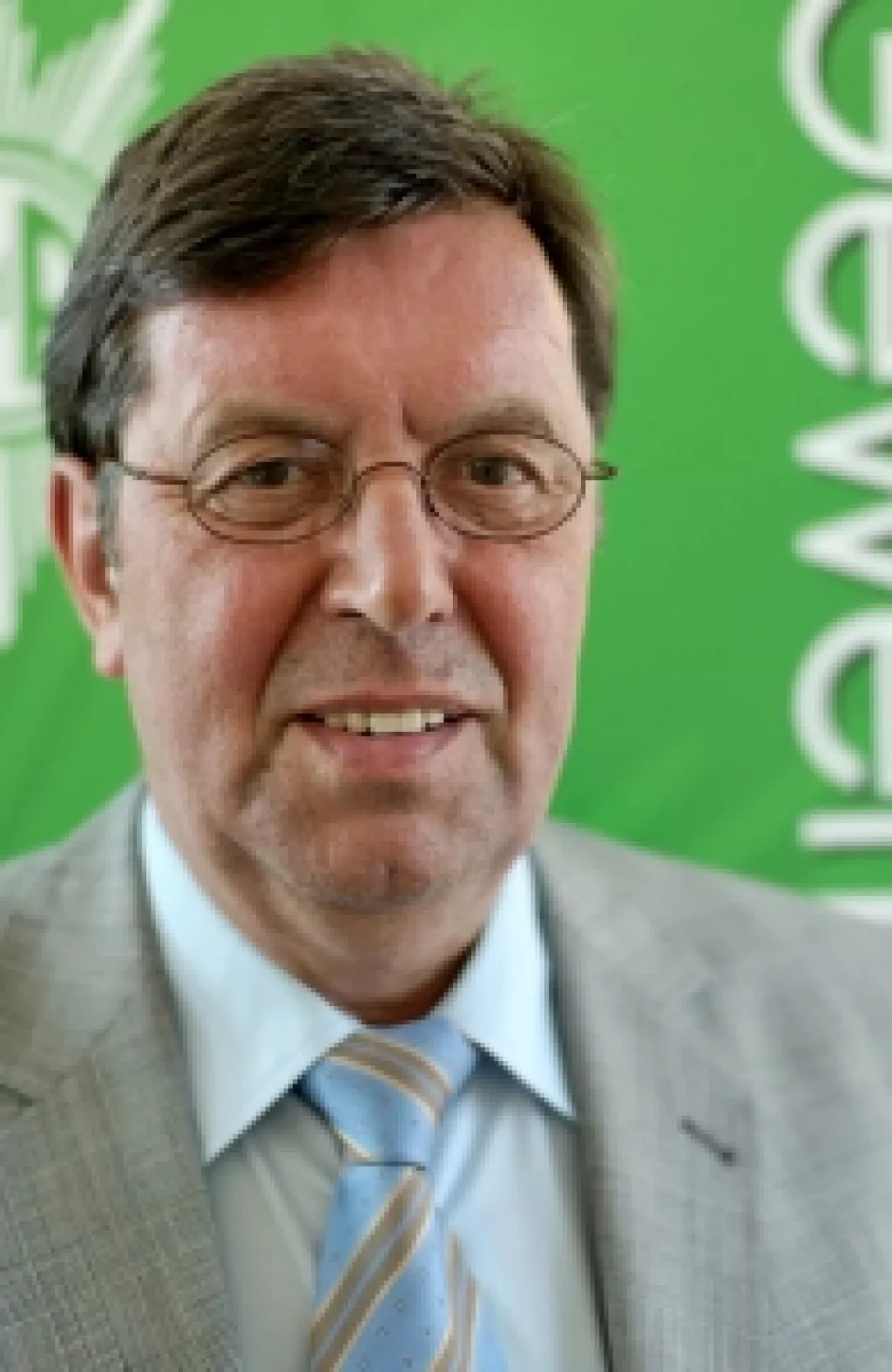 Неизвестные изуродовали машину главы профсоюза немецких полицейских